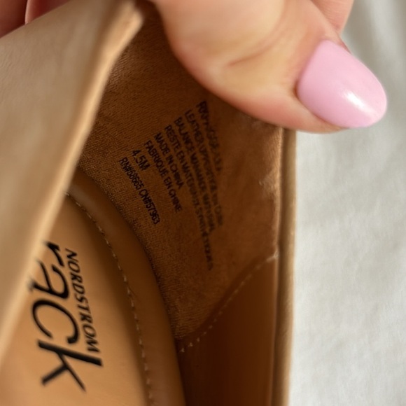Nordstrom Rack Women's Beige Pointed Toe Pumps - Size 4.5 - Picture 6 of 6